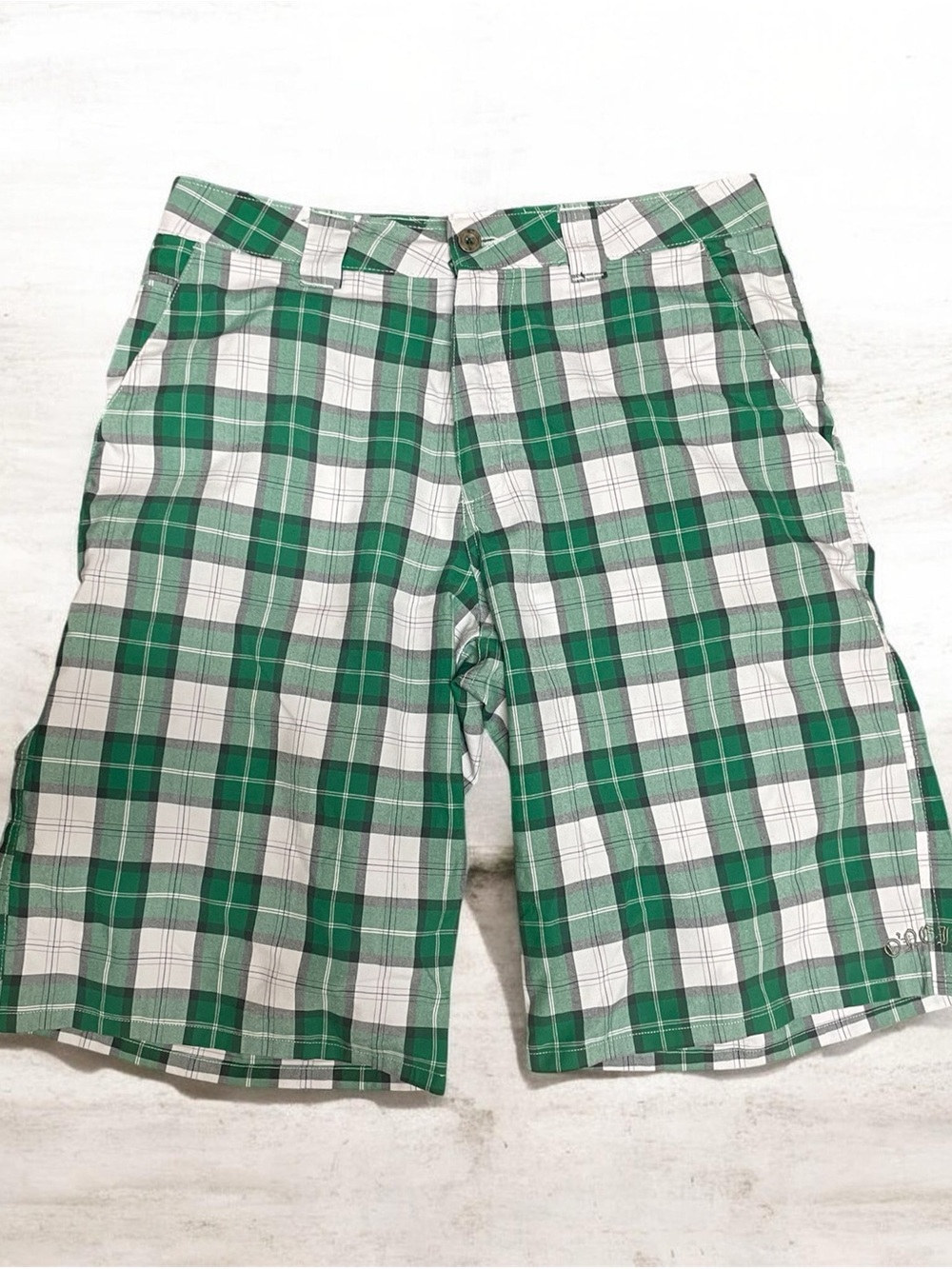 Men’s O’Neill Green Plaid Shorts, size 32